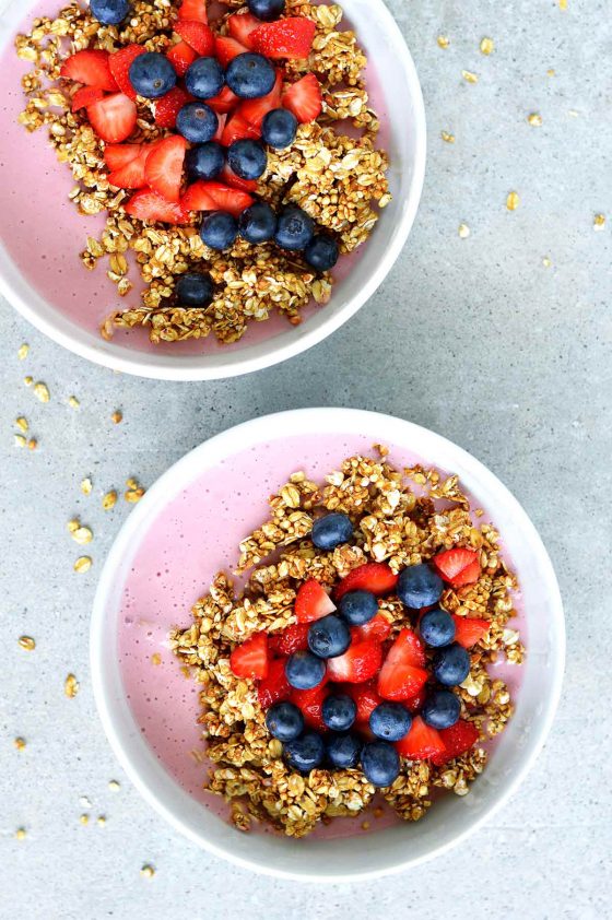 OIL-FREE GRANOLA WITH HOMEMADE STRAWBERRY YOGURT - The Bright Bird